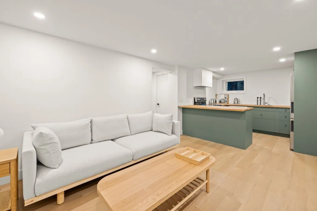 Beautiful, Newly Renovated, Fully Furnished Suite